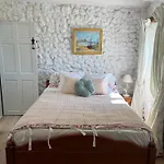 Apartament Entire With Swimming Pool Near Aubeterre *