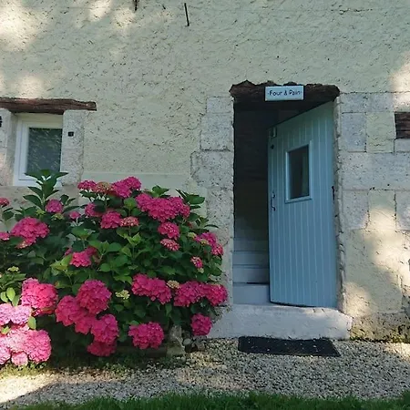 Entire With Swimming Pool Near Aubeterre Saint-Romain (Charente)