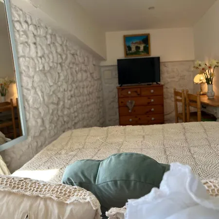 Entire With Swimming Pool Near Aubeterre Saint-Romain (Charente)