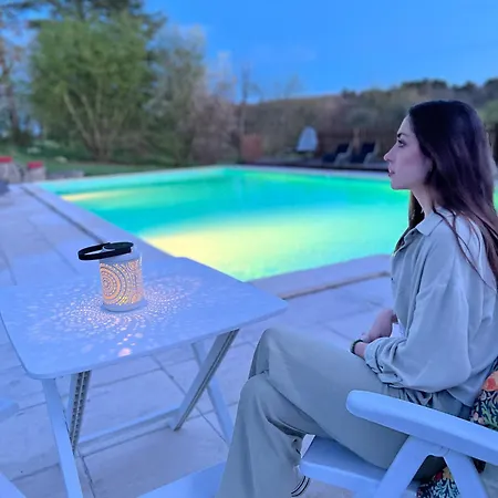 Entire With Swimming Pool Near Aubeterre Lägenhet