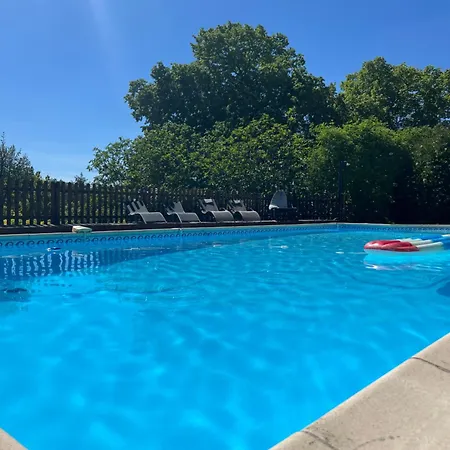 Entire With Swimming Pool Near Aubeterre * Saint-Romain (Charente)