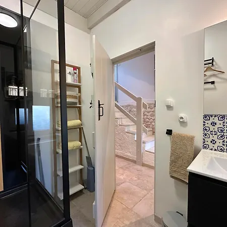 Entire With Swimming Pool Near Aubeterre *