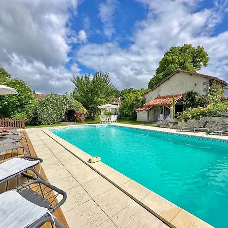 Entire With Swimming Pool Near Aubeterre * Saint-Romain (Charente)