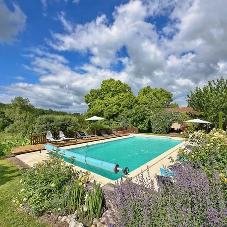Entire With Swimming Pool Near Aubeterre